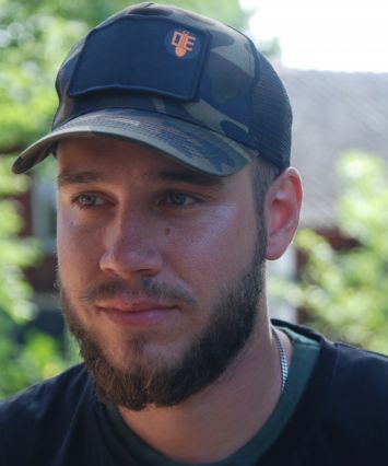 Isak SKöld med keps